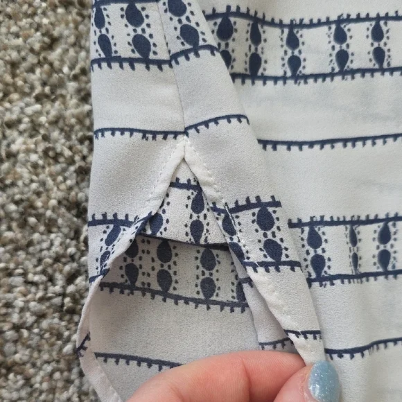 LOFT Women's Navy and White Patterned Tank Top - Picture 7 of 7